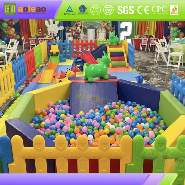 Weicher Indoor-Spielplatz f&uuml;r den Kindergarten – kleinkindfreundliche weiche Polsterung – Aktivit&auml;tsraum f&uuml;r die Schule – keine scharfen Kanten, sto&szlig;fest | Aoleao