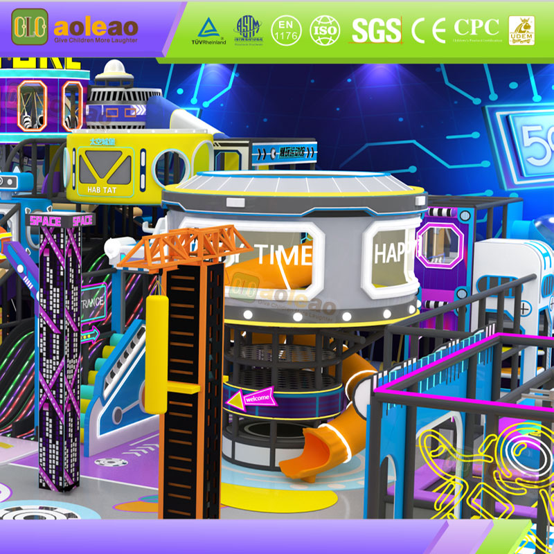 Indoor Space Naughty Castle Sci-Fi Medzihviezdny dizajn Vedeck&eacute; m&uacute;zeum podporuj&uacute;ce t&uacute;žbu stimulovať prieskum