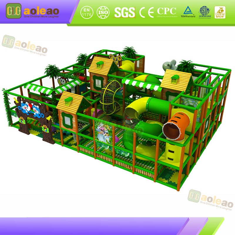 cấu tr&uacute;c vui chơi trong nh&agrave; xanh với hố b&oacute;ng